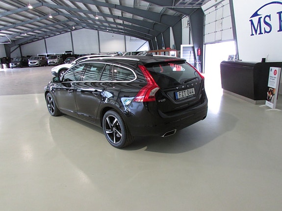Volvo V60 7 of 18