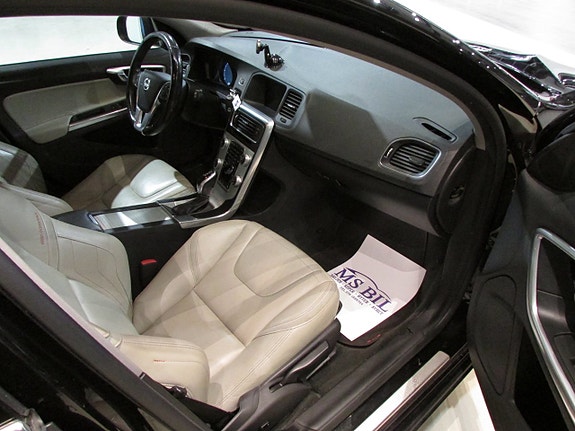 Volvo V60 10 of 18