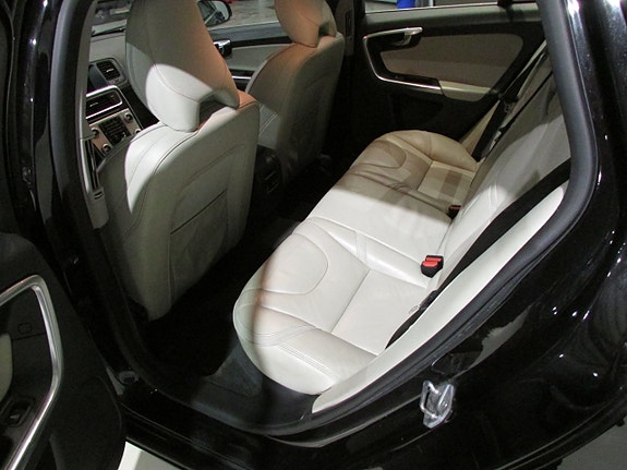 Volvo V60 11 of 18