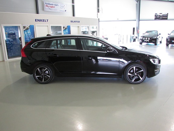 Volvo V60 4 of 5