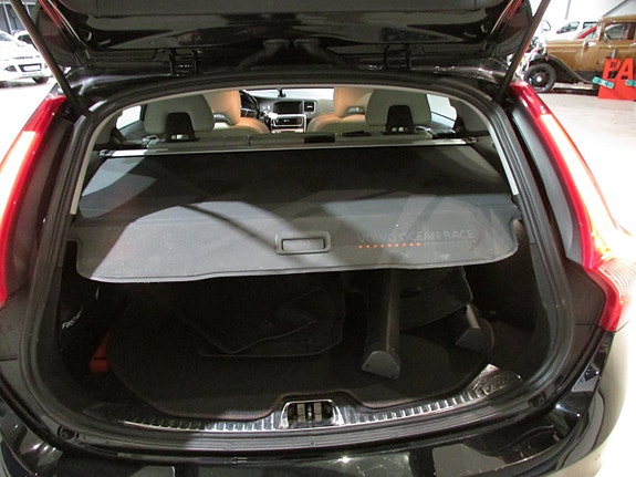 Volvo V60 16 of 18