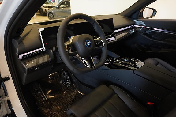 BMW 550e 2 of 13