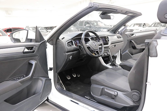 Volkswagen T-Roc 10 of 22