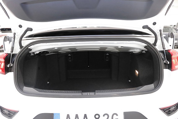 Volkswagen T-Roc 13 of 22