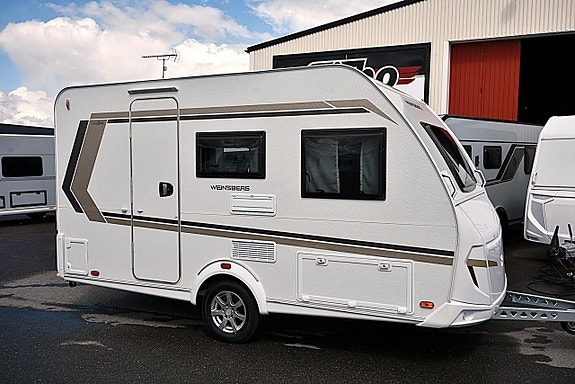 Weinsberg 390 QD CaraOne, Dubbelbädd 2 of 26