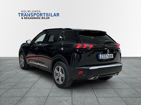 Peugeot 2008 2 of 5