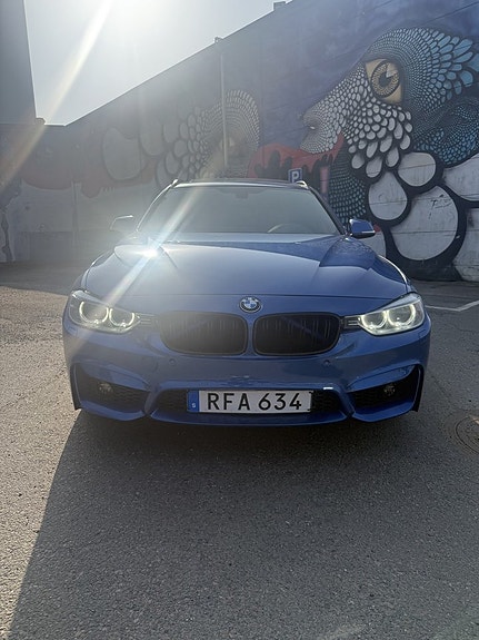 BMW 330Cd 2 of 5