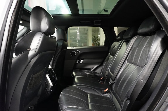 Land Rover Range Rover Sport 12 of 27