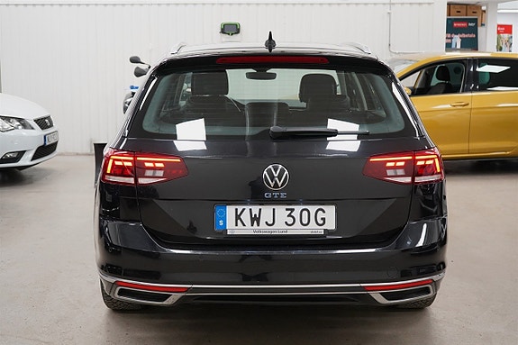 Volkswagen Passat 5 of 27