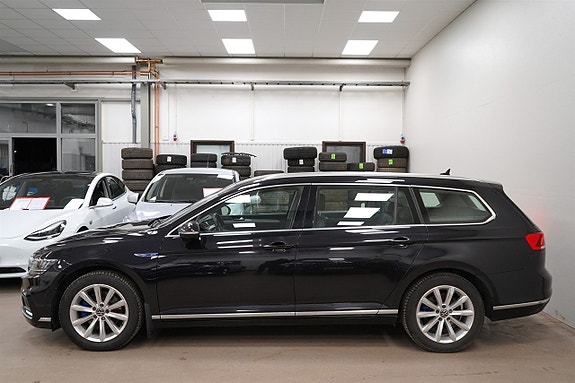 Volkswagen Passat 3 of 27