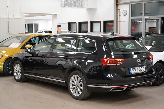 Volkswagen Passat 4 of 27
