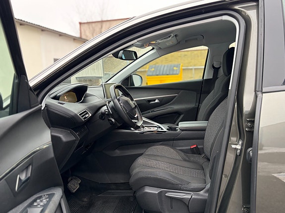 Peugeot 5008 10 of 17