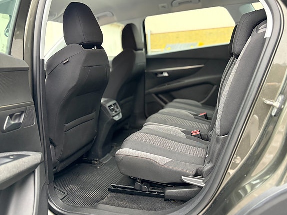 Peugeot 5008 14 of 17