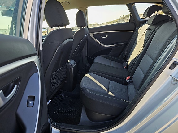 Hyundai i30 13 of 14