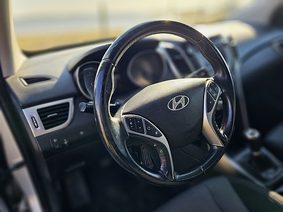 Hyundai i30 8 of 14