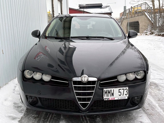 Alfa Romeo 159 3 of 18