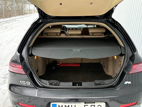 Alfa Romeo 159 9 of 18