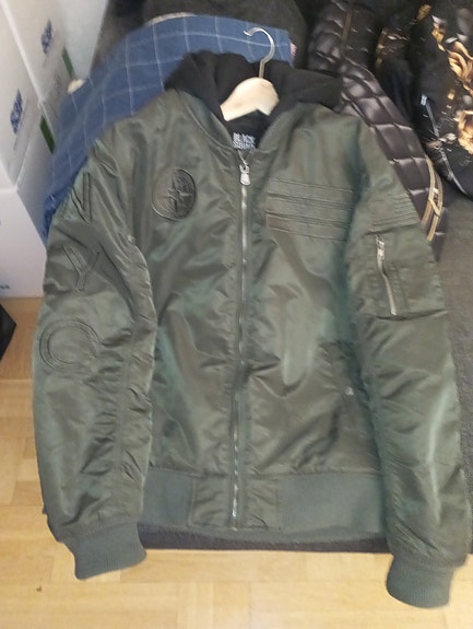 Product image 8 of 9