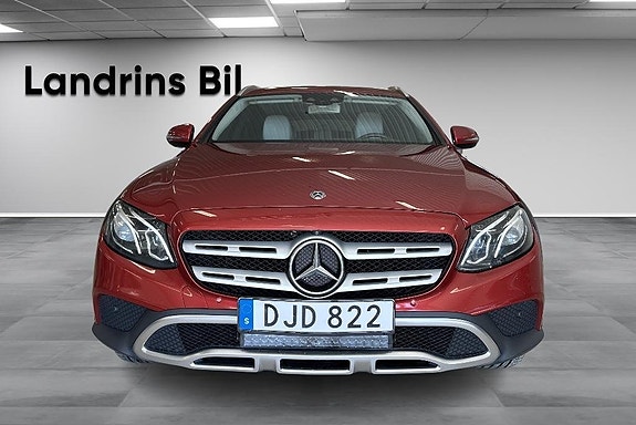 Mercedes-Benz E220 d 2 of 14