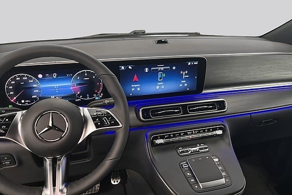 Mercedes-Benz V300 d 7 of 14