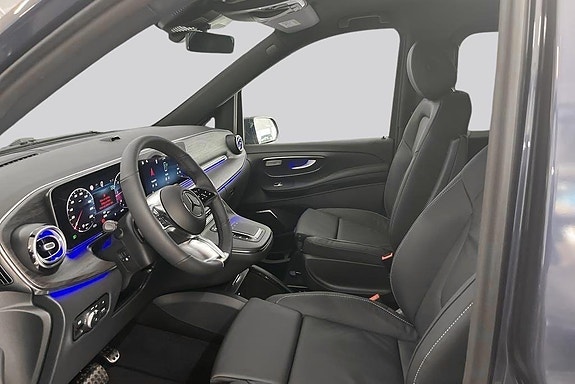 Mercedes-Benz V300 d 8 of 14