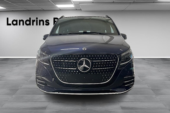 Mercedes-Benz V300 d 2 of 5