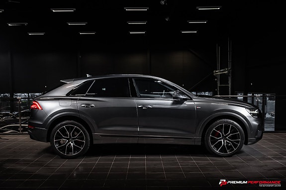 Audi Q8 3 of 5