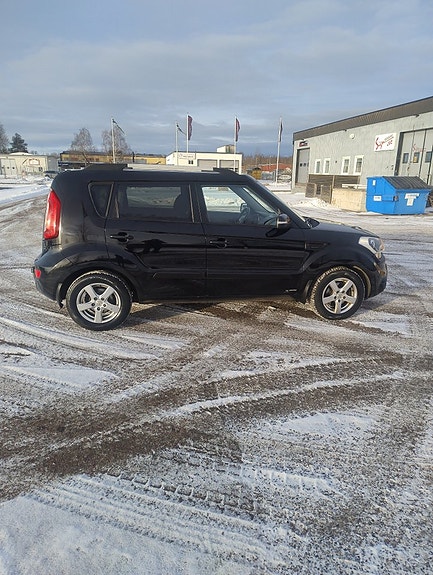 Kia Soul 2 of 5