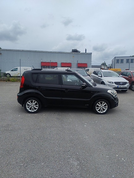 Kia Soul 2 of 5