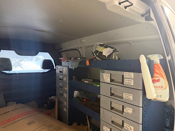 Volkswagen Caddy Maxi 6 of 9