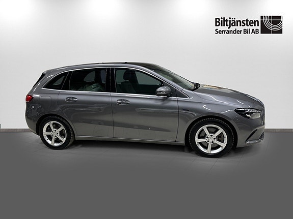 Mercedes-Benz B250 e 4 of 5