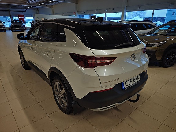 Opel Grandland X 4 of 5