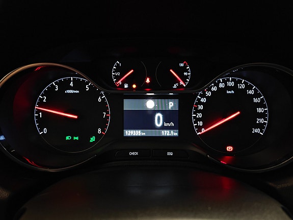 Opel Grandland X 8 of 17