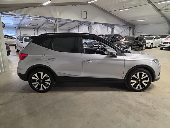 Seat Arona 3 of 5
