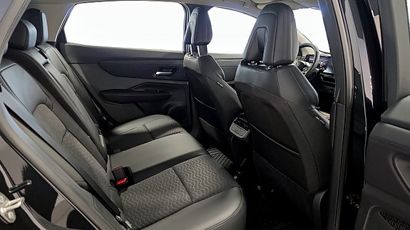 Nissan Ariya 5 of 12