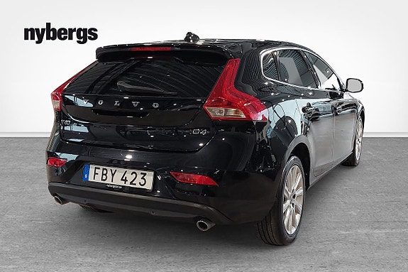 Volvo V40 4 of 5