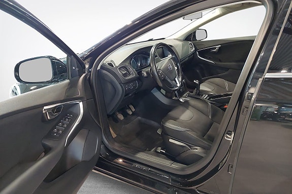 Volvo V40 6 of 10
