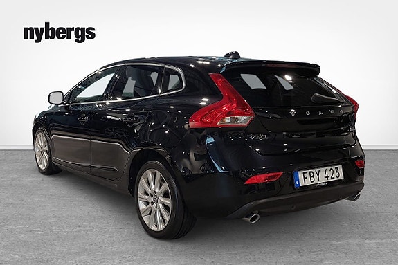 Volvo V40 3 of 5