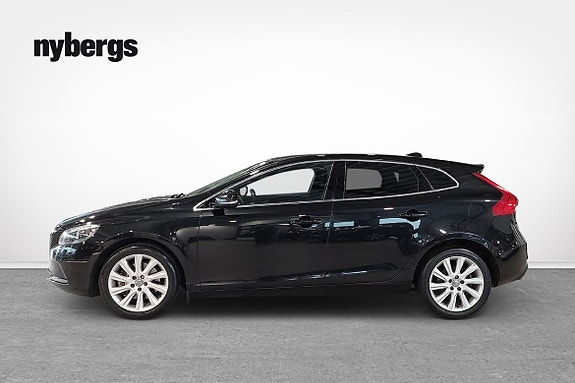 Volvo V40 2 of 5