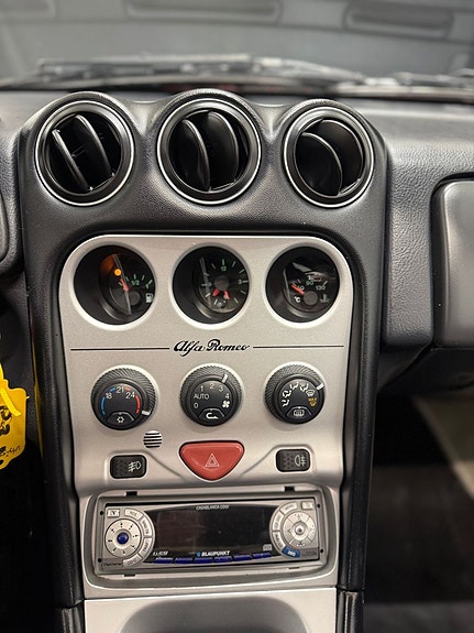 Alfa Romeo Spider 10 of 12