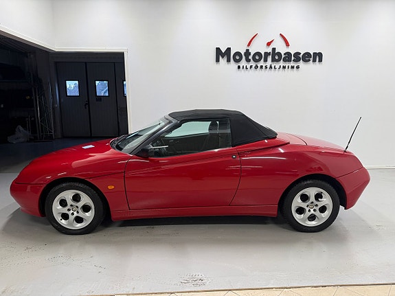 Alfa Romeo Spider 8 of 12