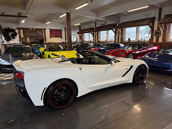 Chevrolet Corvette 18 of 30