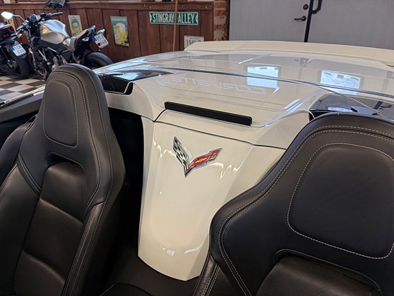 Chevrolet Corvette 12 of 30