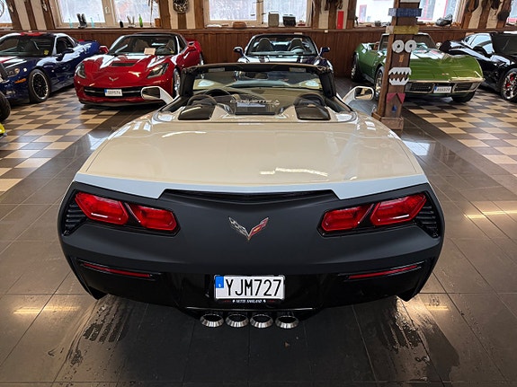 Chevrolet Corvette 17 of 30