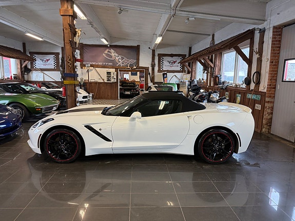 Chevrolet Corvette 13 of 30