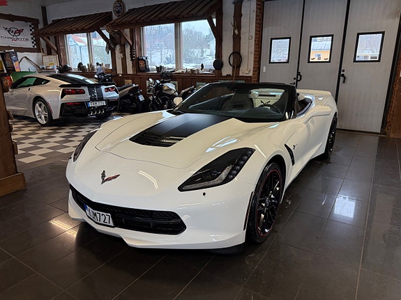 Chevrolet Corvette 2 of 5