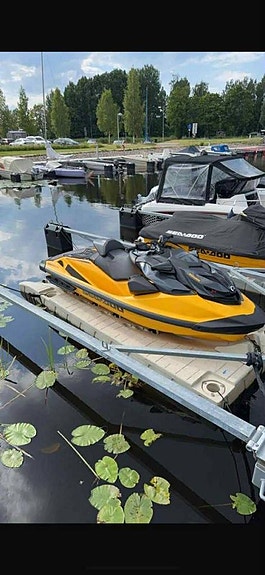 Sea-Doo RXP X-RS 300HK LJUDSYSTEM / PASSAGERARSÄTE / TRAILER