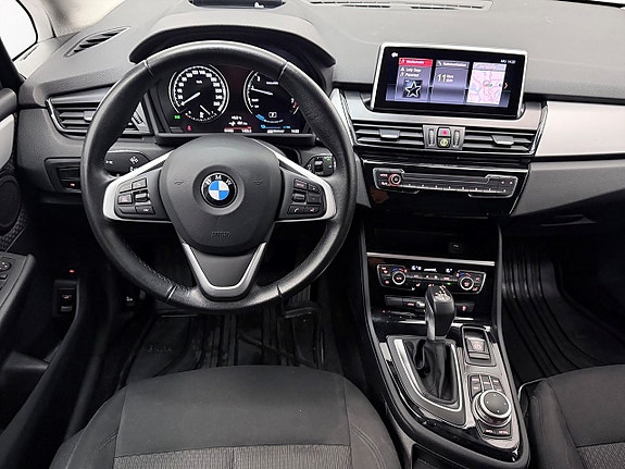 BMW 225xe 16 of 27