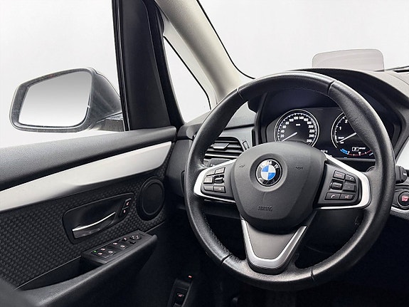BMW 225xe 15 of 27