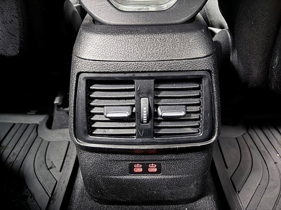 BMW 225xe 14 of 27